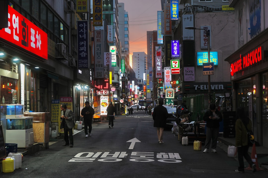 두쫀쿠 열풍 끝나니 ‘봄동 비빔밥’이 유행?…매년 먹던 건데, 왜? - 코메디닷컴